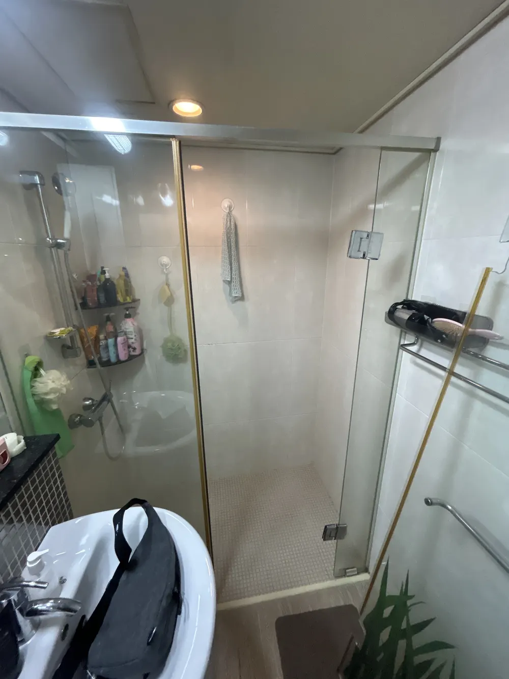 오산 철거 전, 기존 샤워부스 상태